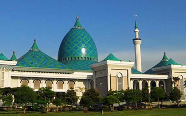 Inilah Kemegahan Masjid Nasional Al Akbar Surabaya